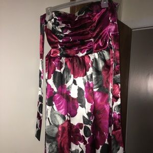 Floral sweetheart neckline dress